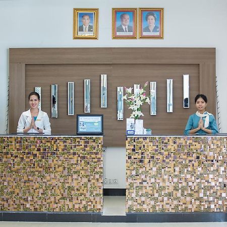 Moon Julie Hotel Sihanoukville Ngoại thất bức ảnh
