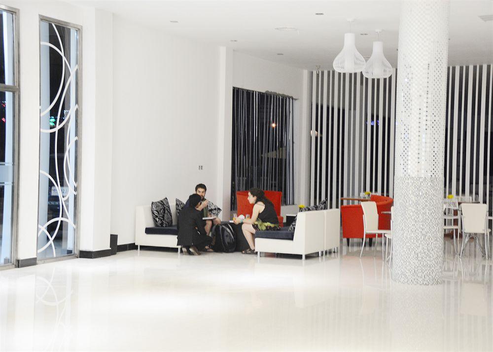 Moon Julie Hotel Sihanoukville Ngoại thất bức ảnh