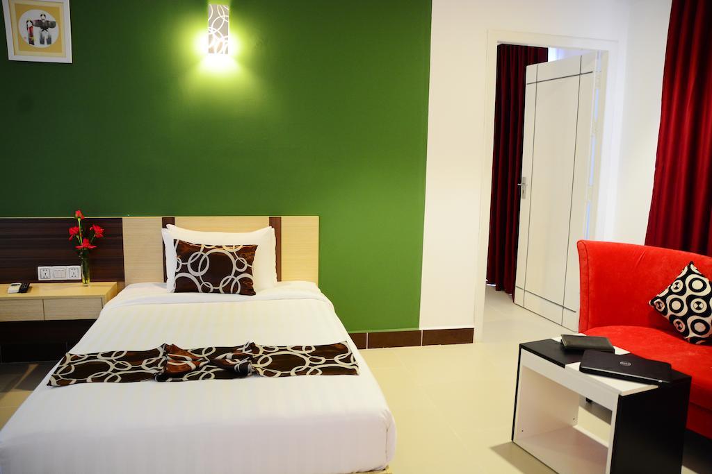Moon Julie Hotel Sihanoukville Ngoại thất bức ảnh
